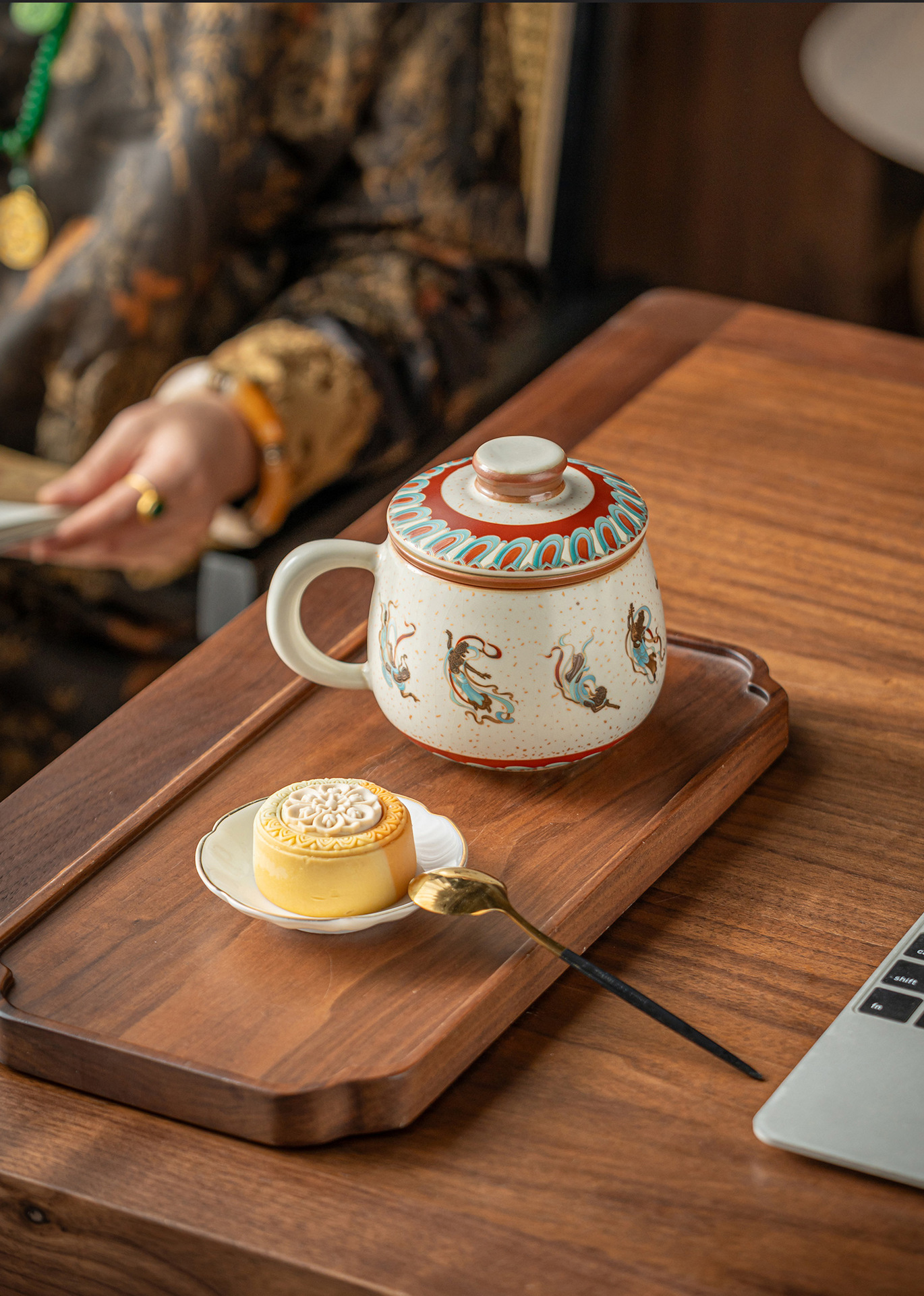 Dunhuang Flying Apsaras Firestone Red Mug with Tea Separation, Lidded Ceramic Office Cup and Gift Box