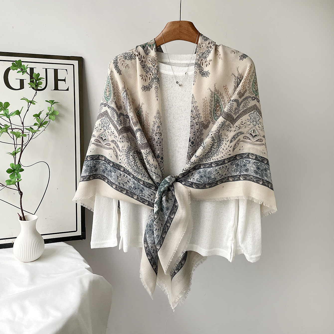 Shawl for Women, Faux Cotton-Linen Spring/Summer Sun Protection Scarf, Square Scarf for Travel Photography and Air-Conditioned Rooms