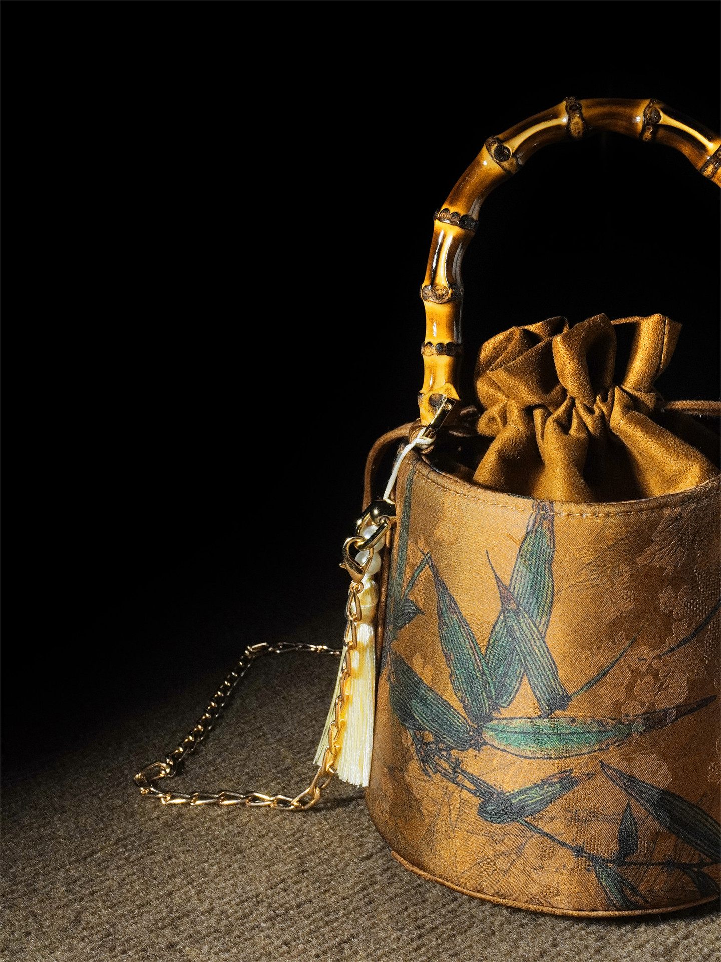 Chinese Bamboo-Joint Bucket Bag with Tassels | National Style Shoulder/Crossbody Women's Handbag