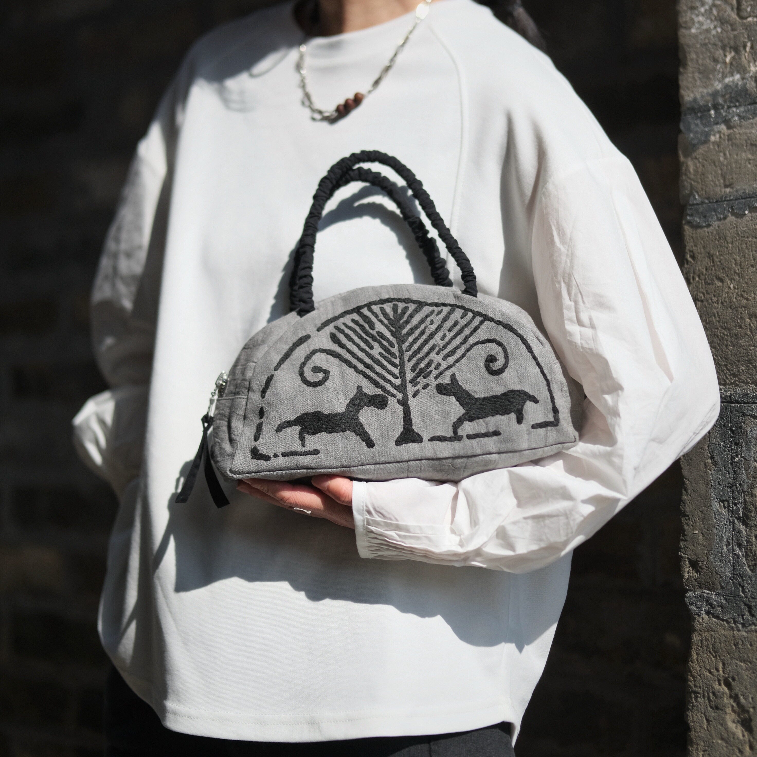 Original Design Hand-embroidered Ethnic Style Chinese Wadang Traditional Pattern Handheld Shell Bag