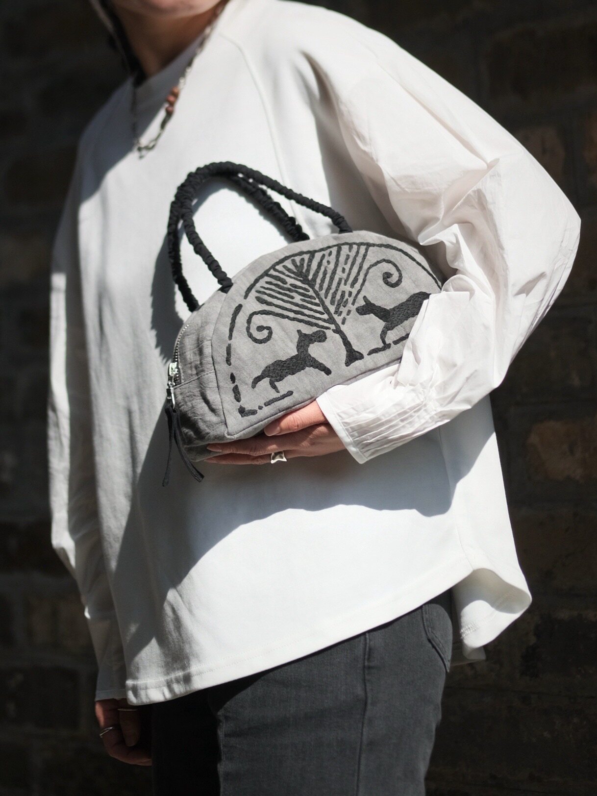 Original Design Hand-embroidered Ethnic Style Chinese Wadang Traditional Pattern Handheld Shell Bag