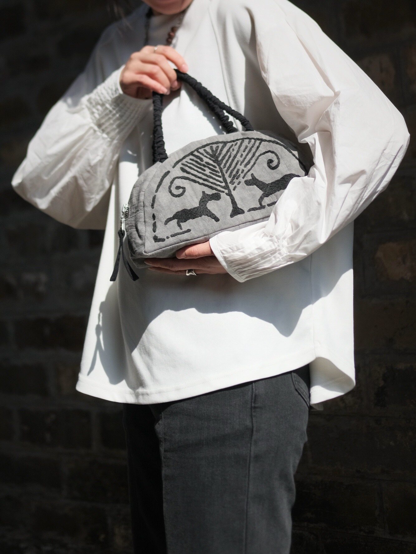 Original Design Hand-embroidered Ethnic Style Chinese Wadang Traditional Pattern Handheld Shell Bag