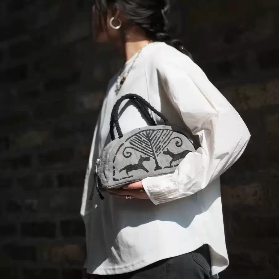 Original Design Hand-embroidered Ethnic Style Chinese Wadang Traditional Pattern Handheld Shell Bag