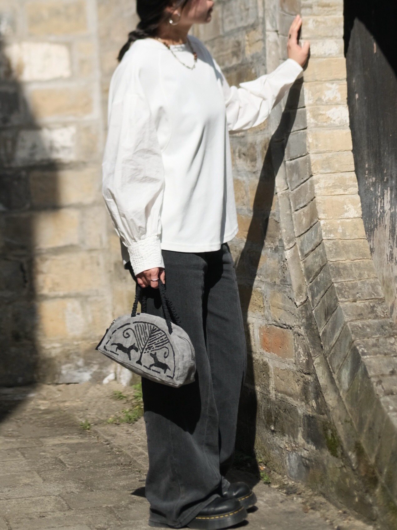 Original Design Hand-embroidered Ethnic Style Chinese Wadang Traditional Pattern Handheld Shell Bag