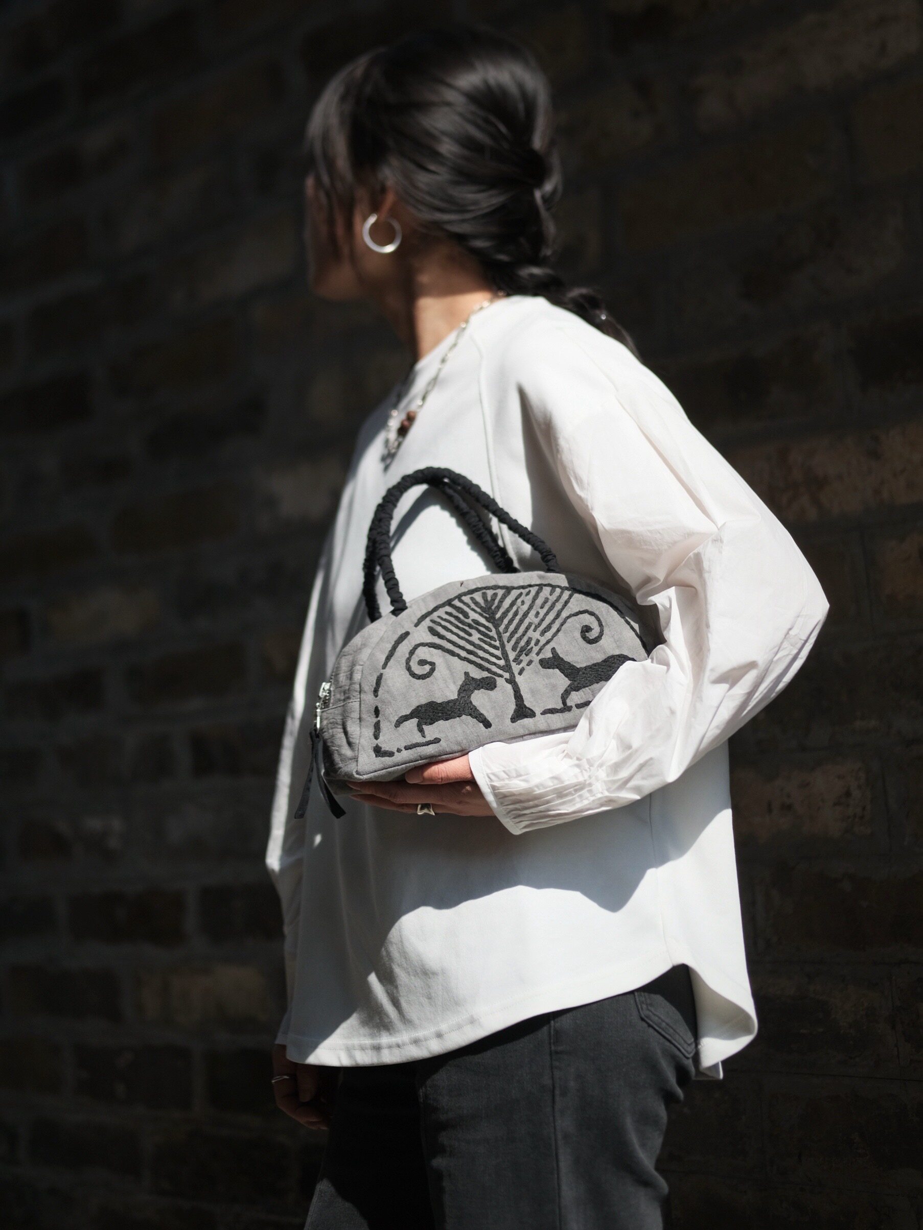 Original Design Hand-embroidered Ethnic Style Chinese Wadang Traditional Pattern Handheld Shell Bag