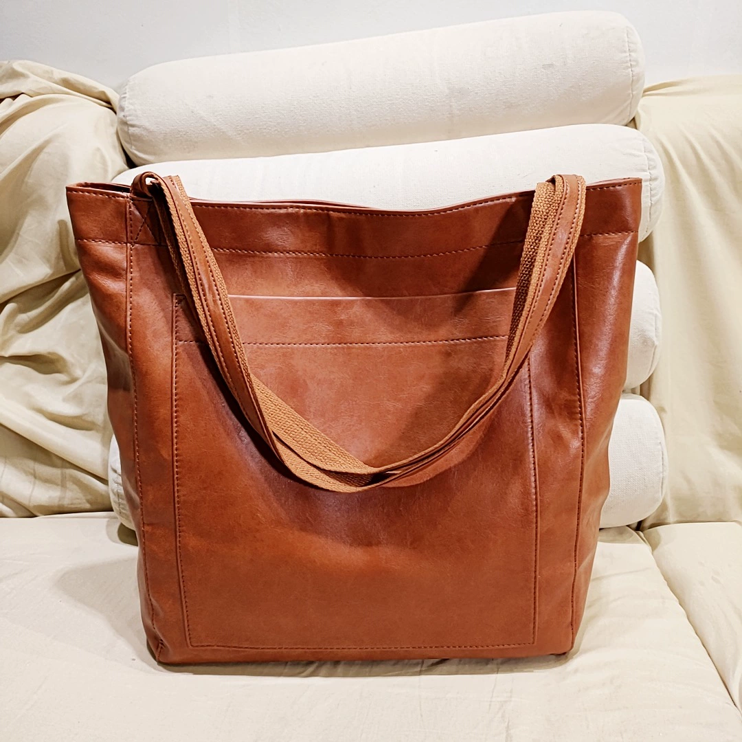 Women's Soft Leather Retro Oil Wax Leather Large Capacity Fashion Tote Bag with Pockets, Handbag and Shoulder Bag