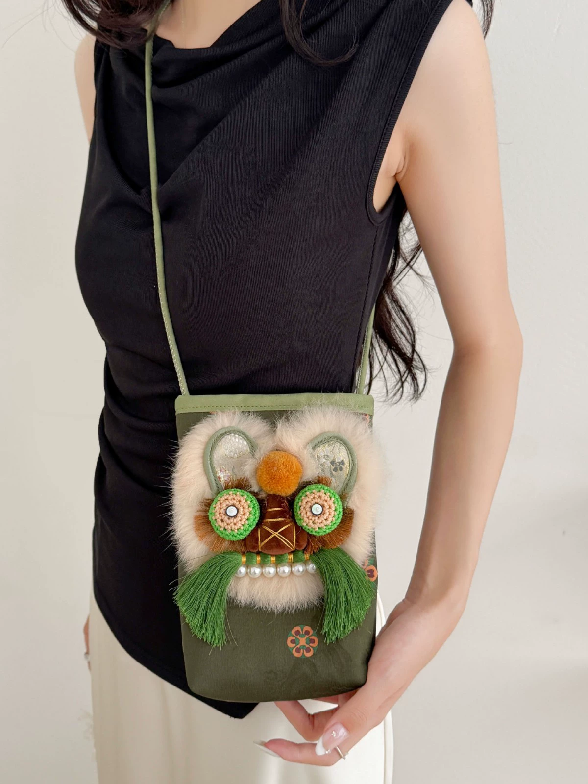 Handmade Tiger Head Phone Pouch with Chinese-style Embroidery, Ethnic Style for Hanfu