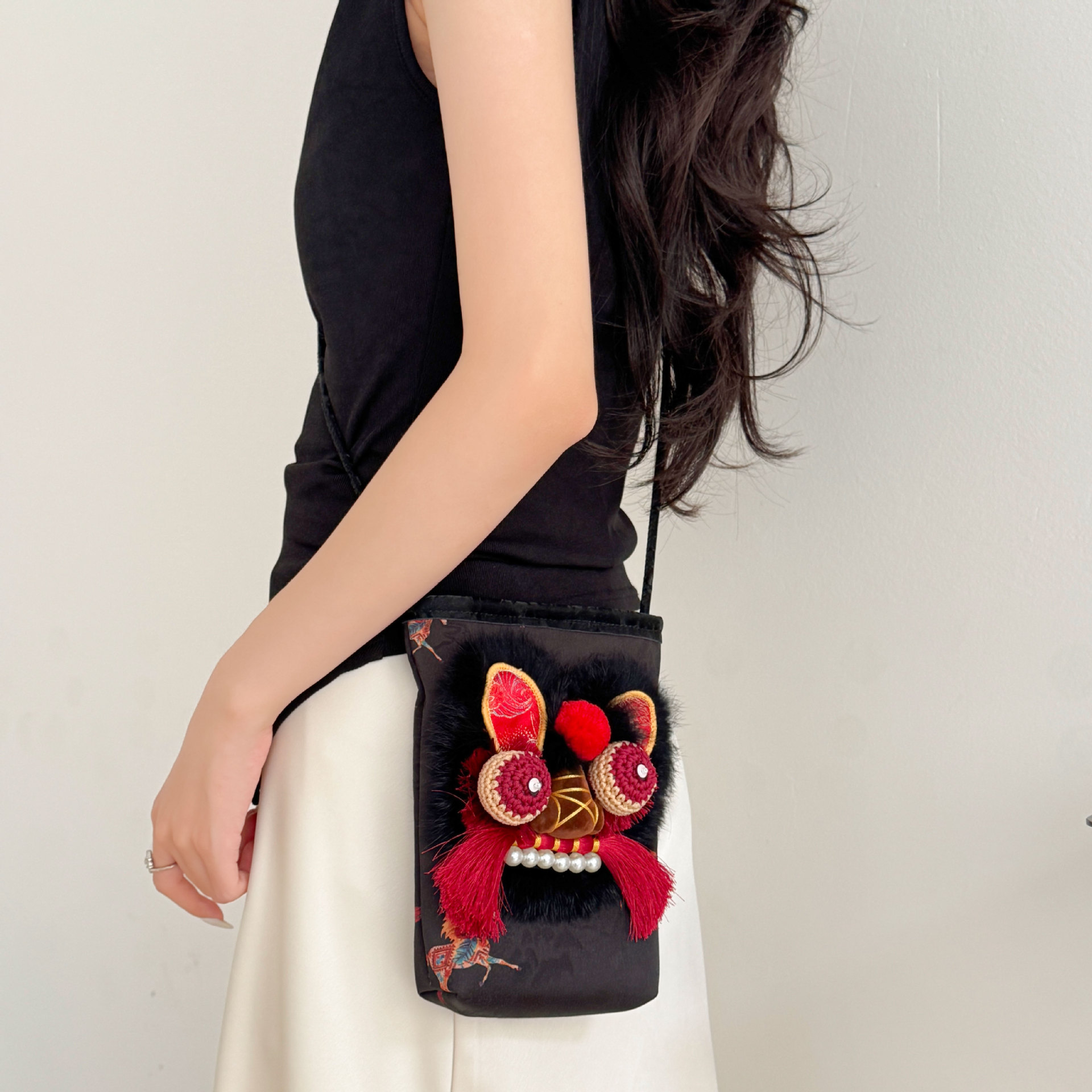 Handmade Tiger Head Phone Pouch with Chinese-style Embroidery, Ethnic Style for Hanfu