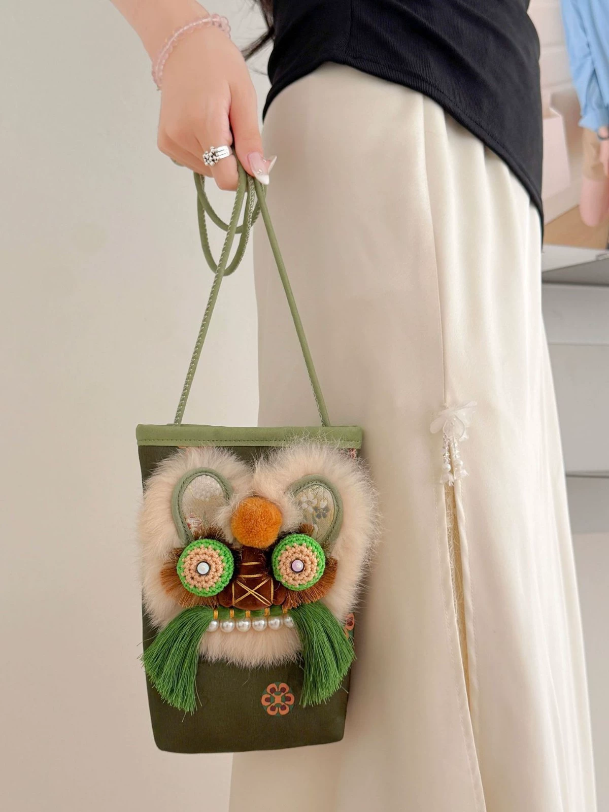 Handmade Tiger Head Phone Pouch with Chinese-style Embroidery, Ethnic Style for Hanfu