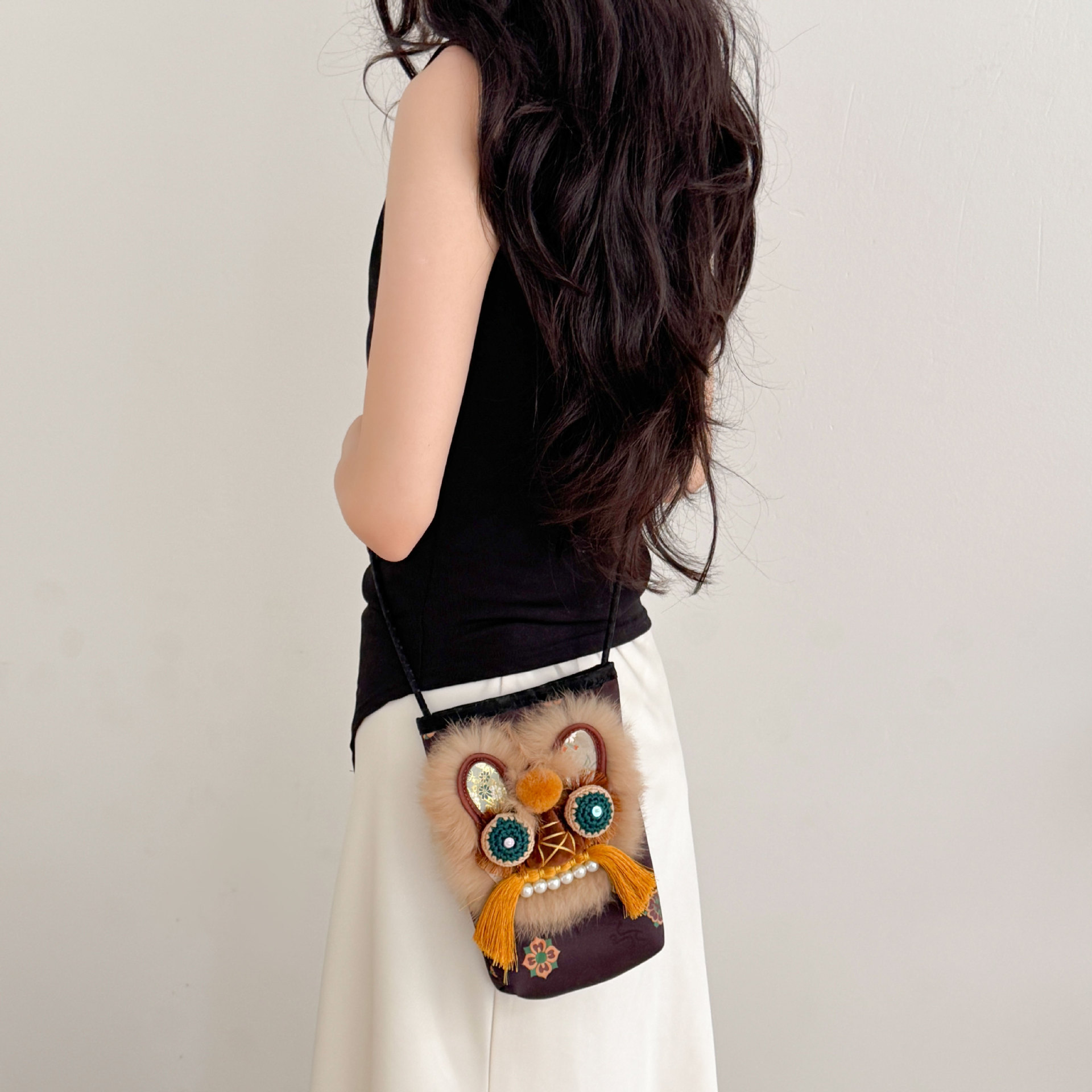 Handmade Tiger Head Phone Pouch with Chinese-style Embroidery, Ethnic Style for Hanfu