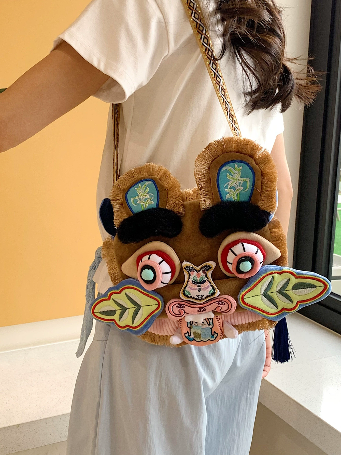 Embroidered China-chic Tiger Head Bag, Original Design Coin Purse, Multi-purpose Crossbody Bag