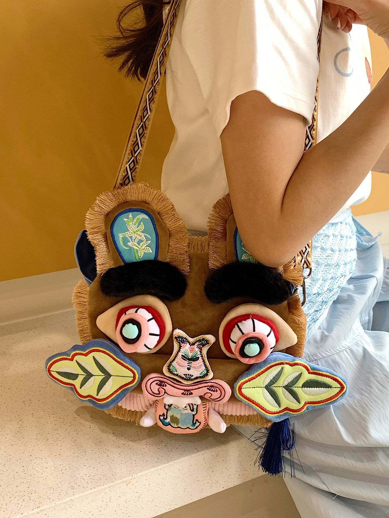 Embroidered China-chic Tiger Head Bag, Original Design Coin Purse, Multi-purpose Crossbody Bag